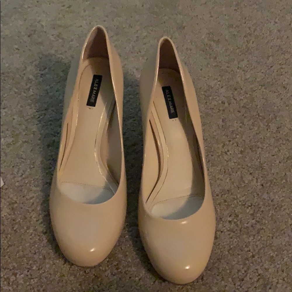 NWOB ALEX MARIE PUMPS